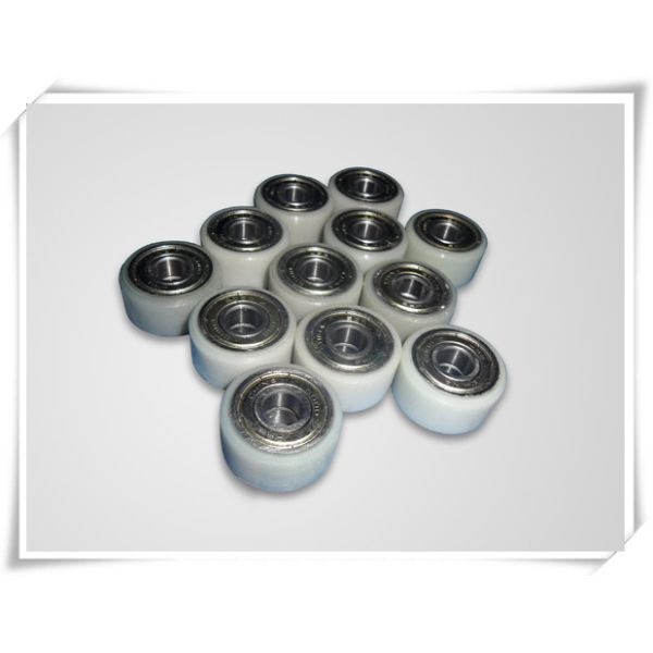 Любой полиуретан упорного вызревания масла цвета упорный катит покрытие с металлическим стержнем