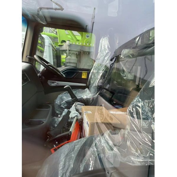 180m 178 Productivity Cylinder Type 2016 Zoomlion 47m Truck Concrete Pump Heavy Equipment