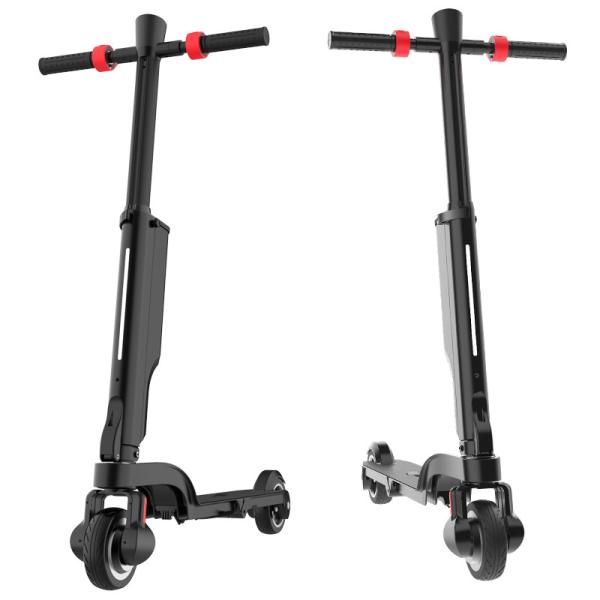 Stable Folding Electric Skateboard Scooter 5.5 Inch 6Ah Detachable Battery