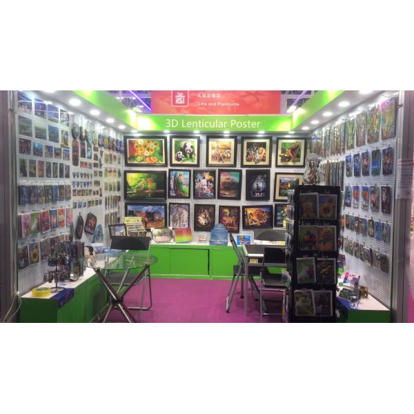 3D линзообразные открытки для музейной галереи