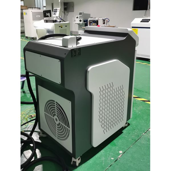 1000 Watt 1500 Watt Handheld Laser Welding Machine For 2mm Aluminum Sheet