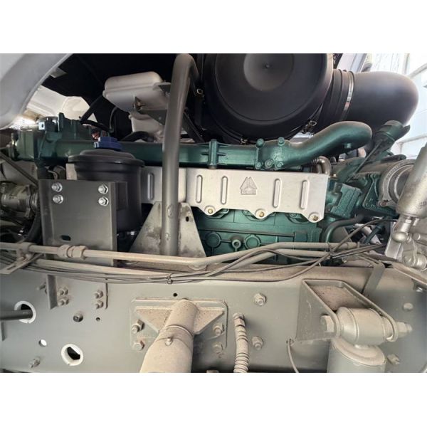 Sinotruk 8*4 Howo 12 Wheeler Dump Truck Left Hand Steering Position