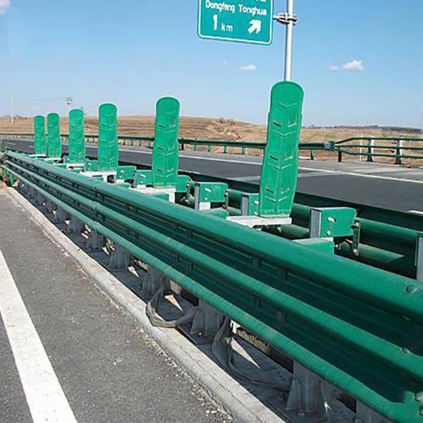 Q235 Highway Guardrail Systems Galvanized Or Powder Coating Steel For Road Safety