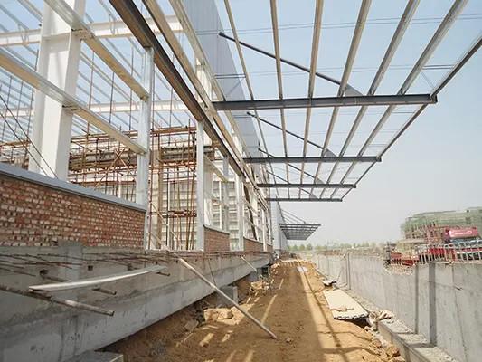 Wind Resistant High Rise Steel Shed Construction Building With Sandwich Panel Wall Type