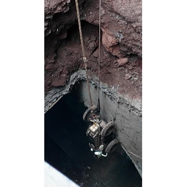DN1500 Sewer Inspection Camera with High-Definition Camera and Heavy-Duty Crawler for Large Pipe CCTV Inspection