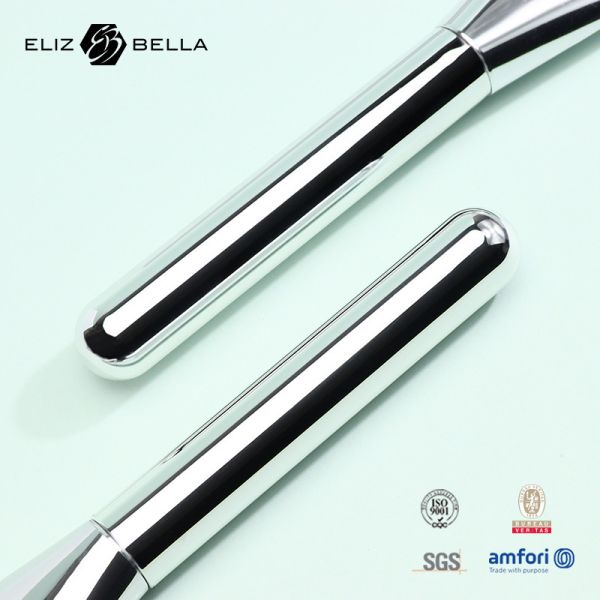 Premium 1 Pcs Cepilla de base sintética Cepilla cosmética con mango de plástico