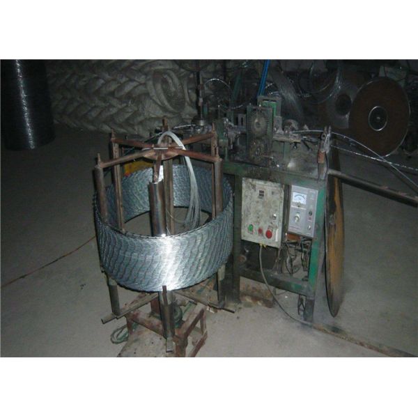 Combat Safety Razor Blade Barbed Wire  On Top Of Fence Hot Dipped Galvanized