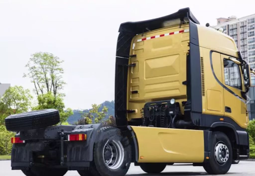 Heavy Terminal Diesel Semi Truck Tractor Trailer 380HP 400HP