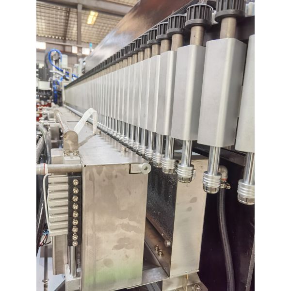 автоматическое оборудование 15000bph~9000bph прессформы дуновения 1.5L легкое работает