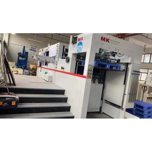 STS 1050E Машина для резки бумаги на прокат Автоматическая быстрая скорость работы