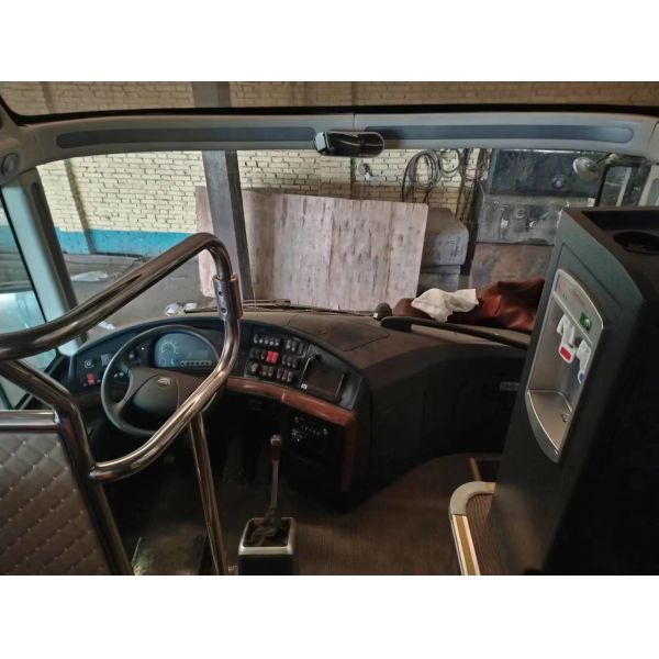 Autobuses usados Yutong ZK6147 Youngtong Weichai Motor 61 asientos Bolsa de aire