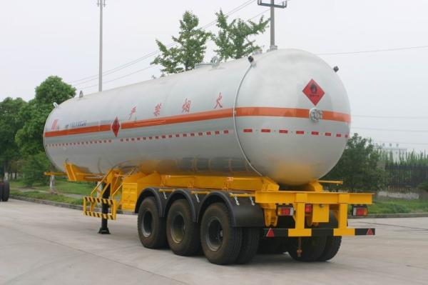 Transportation Fuel Petroleum / Gas Tank Truck Capacity 58300L / Semi Trailer