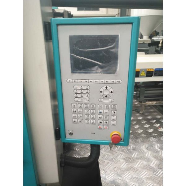 Machine 150rpm de moulage par injection 2400KN