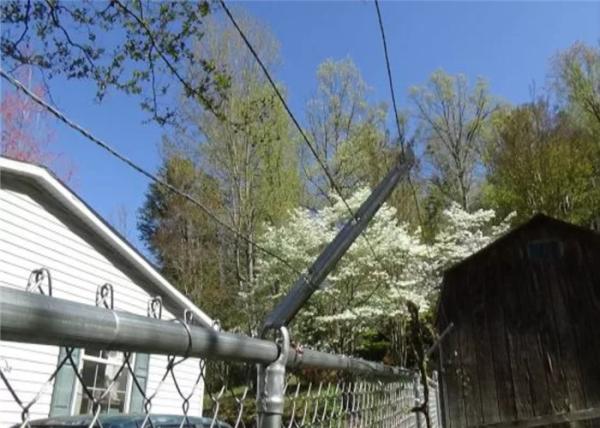 3'' Post Corner Barb Wire Extension Arm Steel 3 Strand For Chain Link Fence