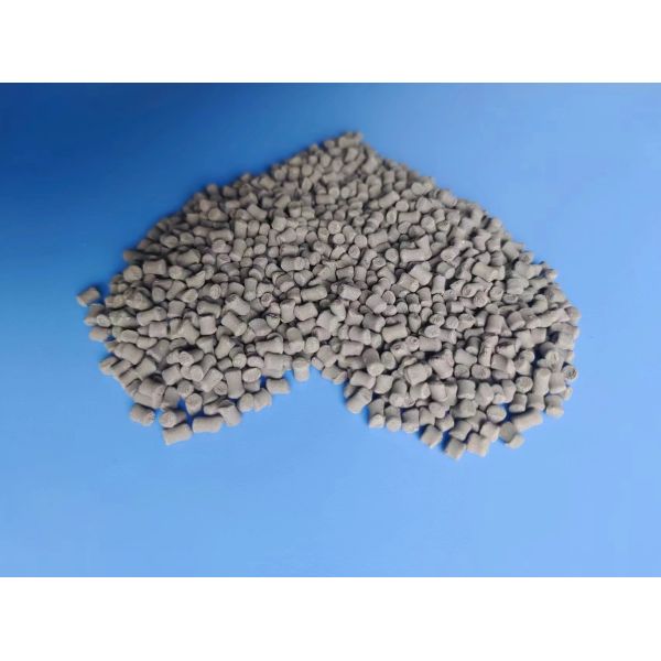 Moisture-Absorbing and Defoaming Masterbatch for Enhanced Processing of Recycled Plastics