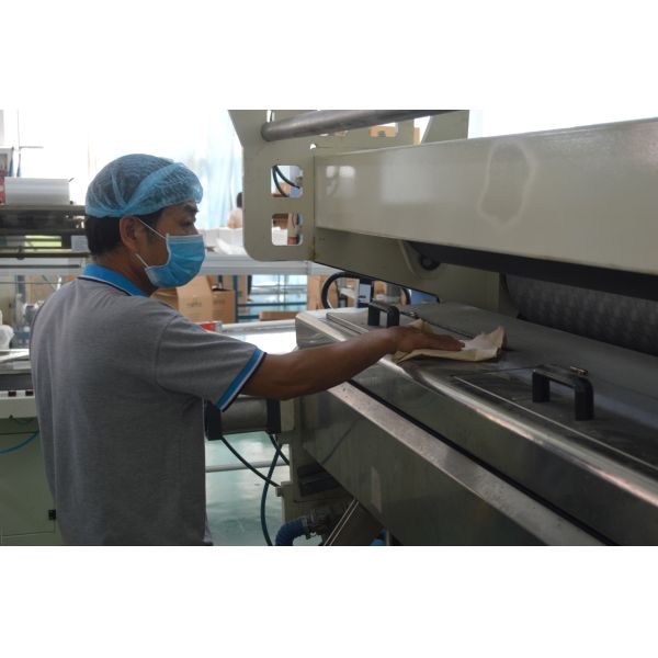 Reusable Wood Pulp Industrial Cleaning Paper Wipe in 23x40cm/sheet Jumbo Roll