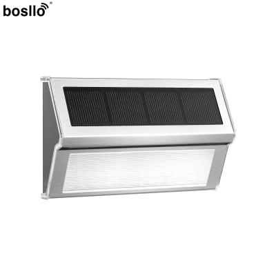 Lâmpadas de parede solares de aço inoxidável IP55 resistentes à água Iluminação solar de jardim montada na parede