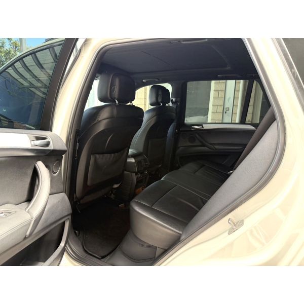 BMW X5 M Luxury SUV with 4.4T Automatic Transmission in Excellent Condition and 140,000 km Mileage