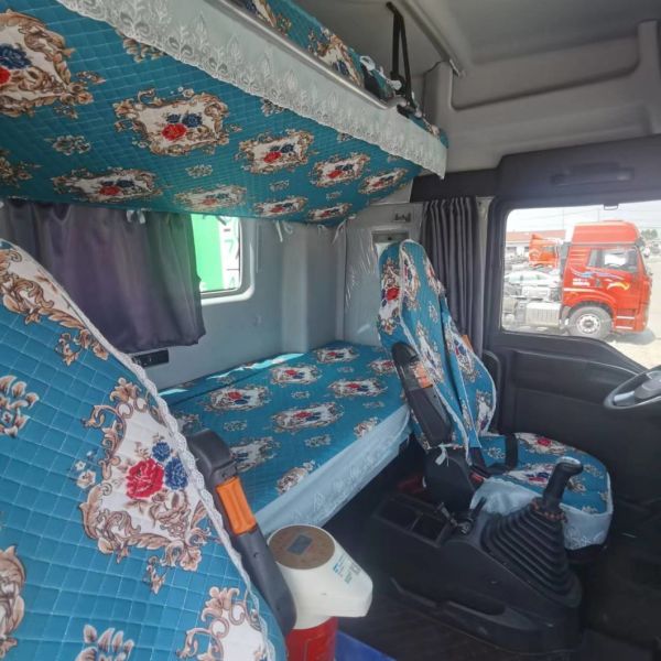 Heavy Duty Towing Truck with Air Suspension Seat and Power Assistance Steering System