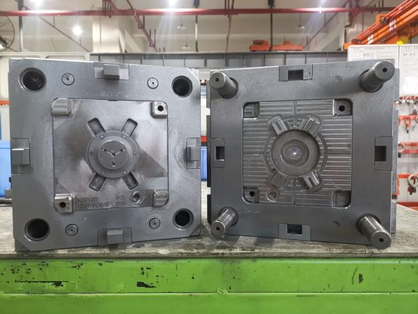 Modelagem por injeção plástica ASSAB das peças eletrônicas do dispositivo 8407 HRC48-52