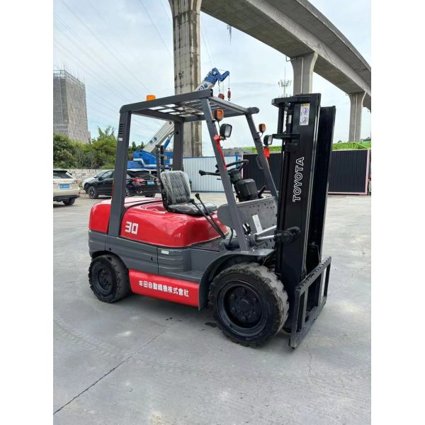 Использованные вилочные погрузчики от Toyota 6FD30 Japan, подержанные машины для дорожного строительства