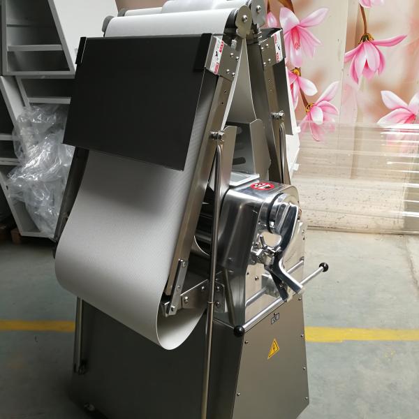230kg Kitchen Cooking Equipment With 0.5-38mm Roller Regulating Range And 0.75kw Power