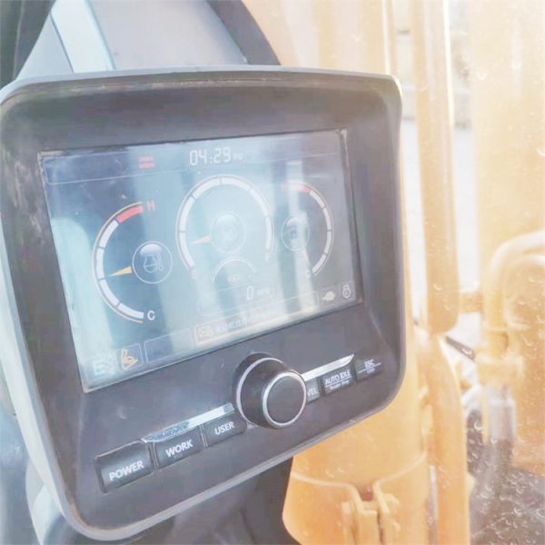 30 Ton Used Hyundai 305 Excavator in Shanghai Original Hydraulic Pump Health Condition