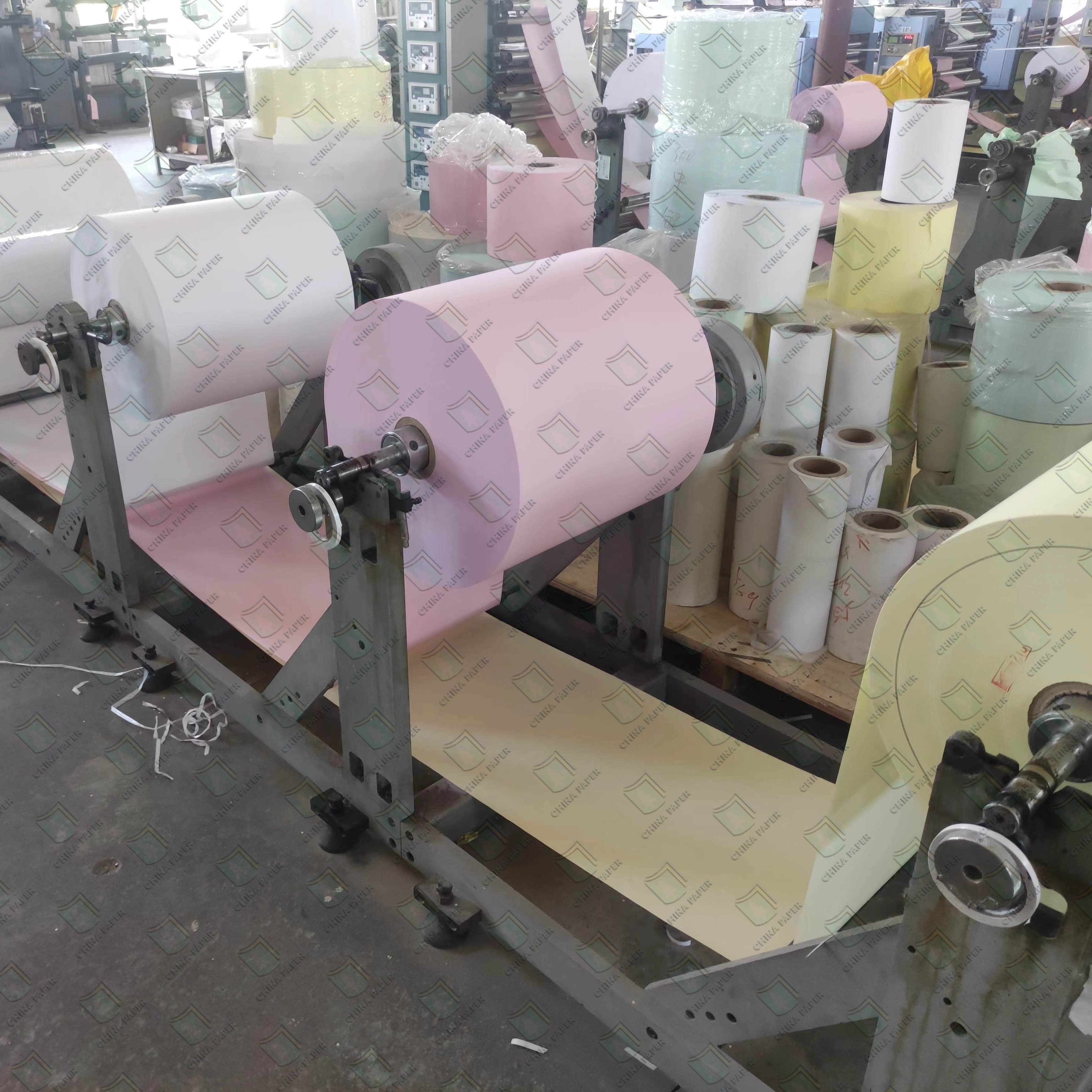 Jumbo Roll NCR Continuous Form Paper Точность и ясность попрощаются с беспорядочным углеродом: превосходная безаглеродная бумага