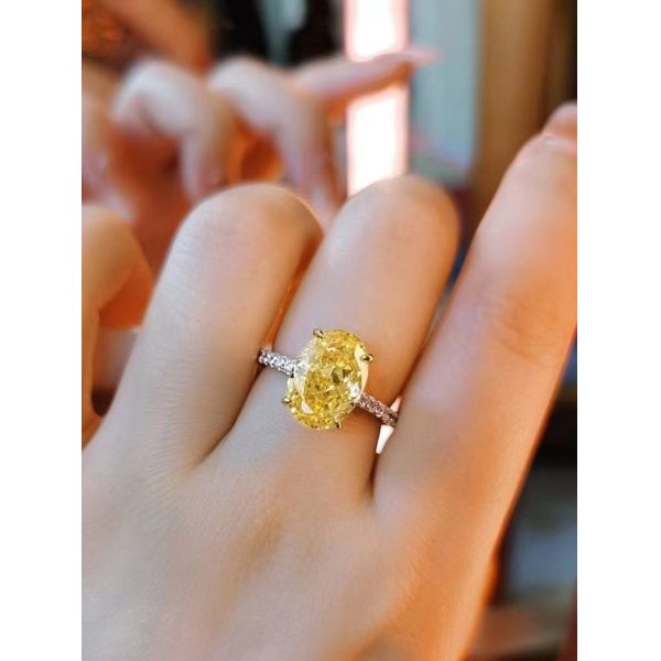 OEM Lab Grown Diamond Rings Fancy Vivid Yellow Lab Created Colored Oval Diamond