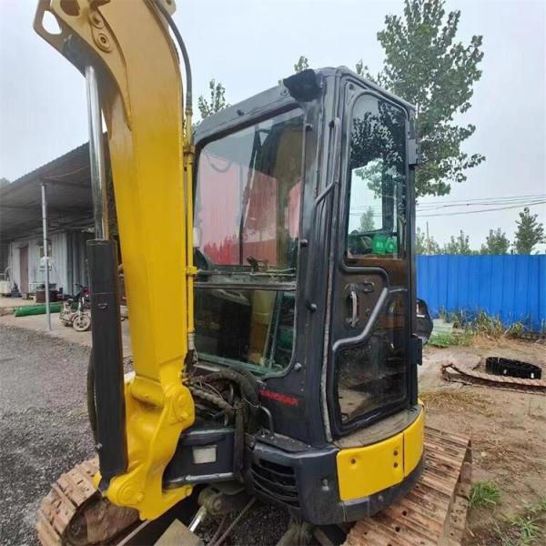 Excavadora Yanmar 35 Crawler com peso operacional de 3,6 toneladas e cilindro hidráulico original