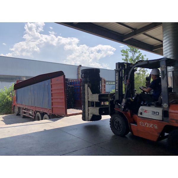 Ультра-большой блок с глубоким дизайном паза перегружая покрышку колес AR5157A 11.00R20 TBR, радиальные покрышки тележки используемые для мини