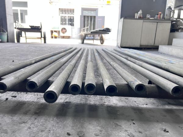 Barres en carbure de silicium à diamètre égal de type ED - Éléments chauffants à faible résistance et longue durée de vie pour fours industriels