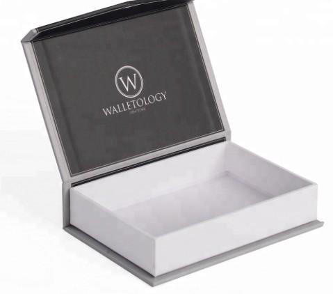 Custom Black Rigid Cardboard Paper Packaging Magnetic Flap Closure Gift Box