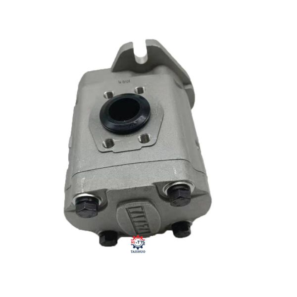 Forklift Spare Parts Hydraulic Pump FD30-11 4D95S  37B-1KB-2020