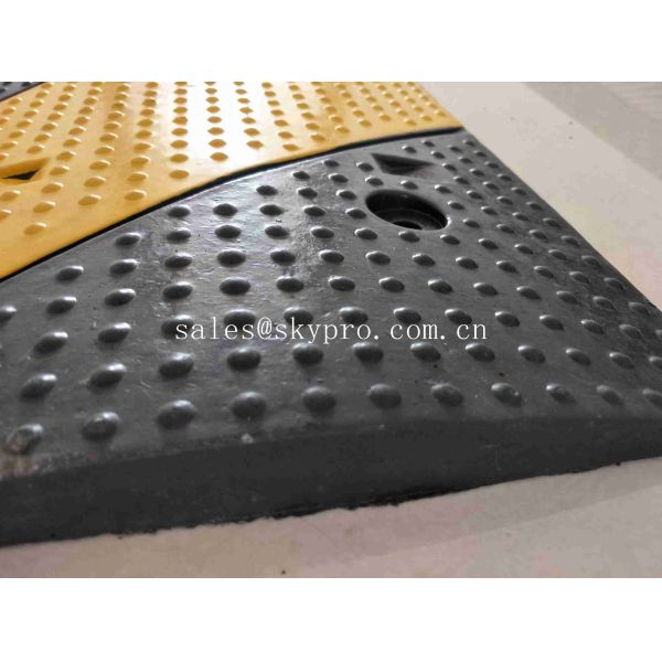 Подъездные дороги/резина лежачих полицейских дороги безопасности парковок отражательная повторно использованная