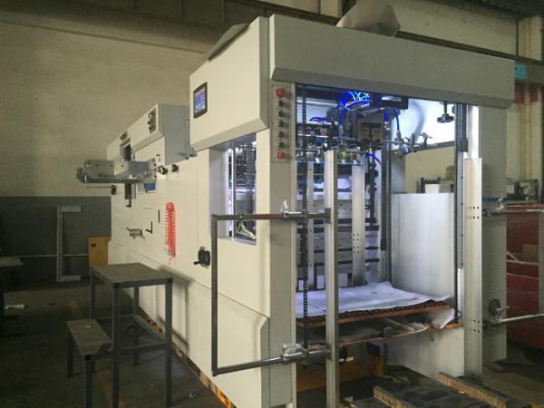 folha de 1080mm*780mm que carimba o cortador de dado cortando do papel de máquina com descascamento
