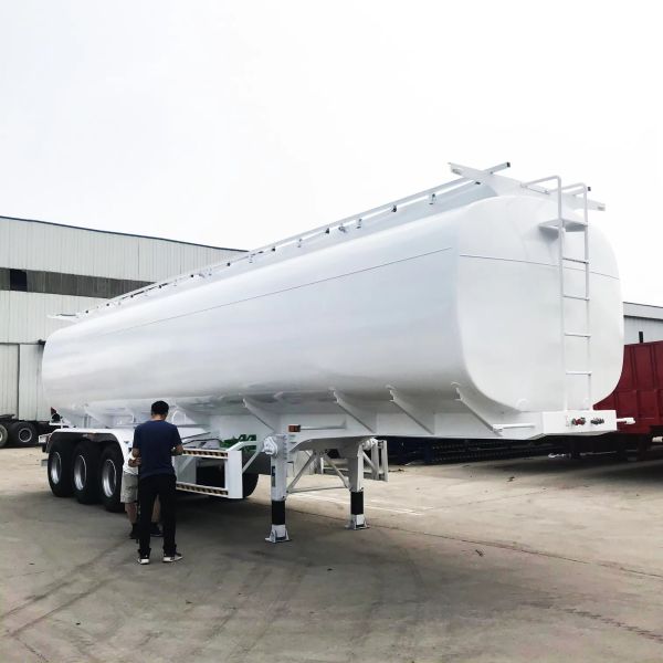 4000 Gallon Diesel Oil Fuel Petrol Tank Semi Trailer with 1820mm Tread Grade Heavy Duty
