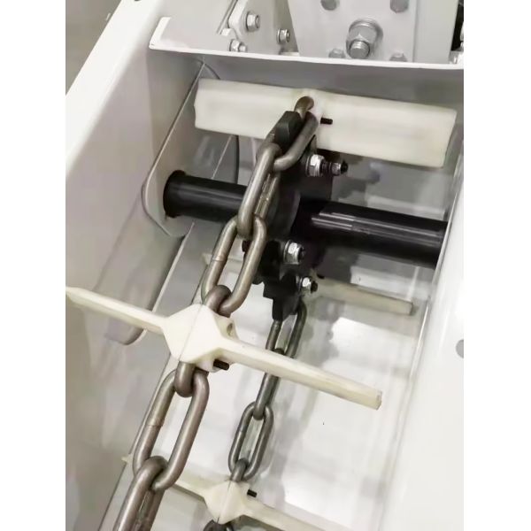 Customizable Chain Scraper Conveyor Adjustable-speed automatic chain scraper conveyor Manufactured from stainless steel Suitable for fruits, flour, grains, and chemicals