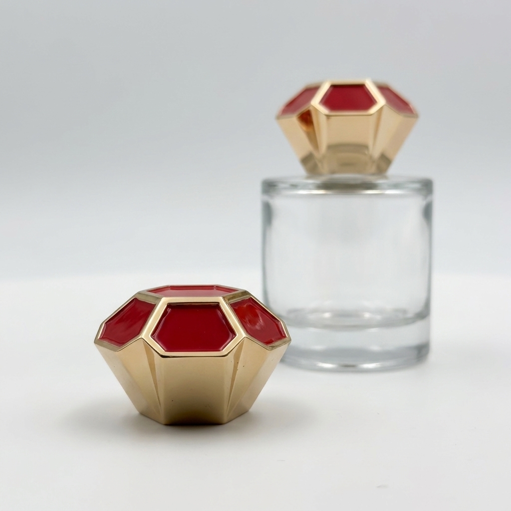 Luxury Zinc Alloy Perfume Cap with Faceted Design and Inlaid Red Enamel - Customizable Size