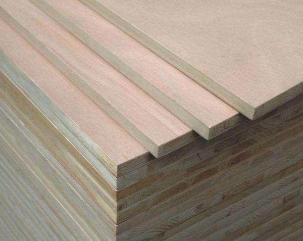 Moisture Resistant Laminated Block Board With Embossed Surface Treatment