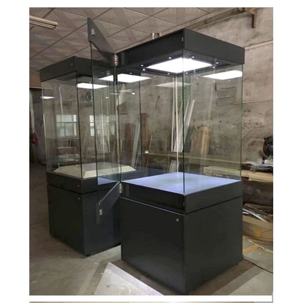 Eco-friendly Single Cosmetic Display Stand with 3D LED Light Base and Acrylic Material