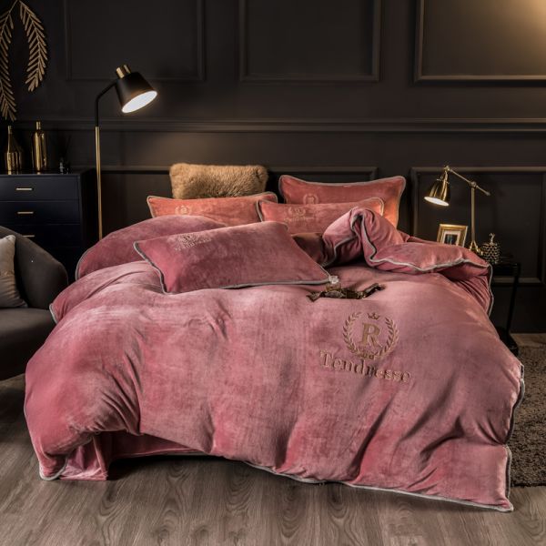 Home Grade Grade A Customized Solid Milk Velvet Embroidery Bonded Four Piece Set