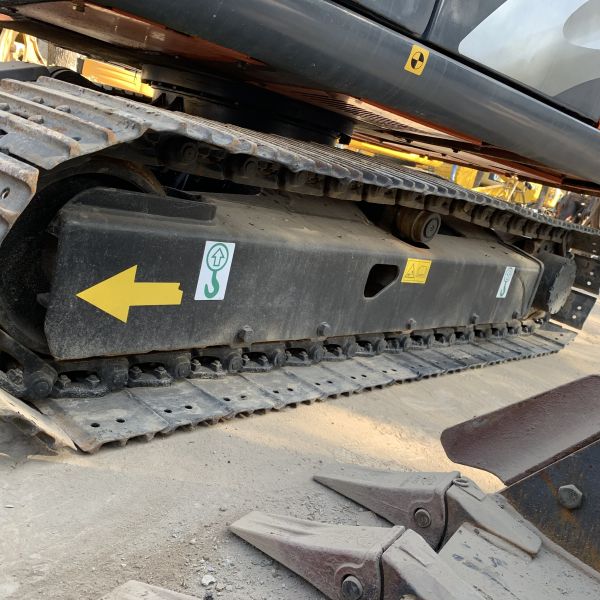 Excaver 6 tonnes de durable hydraulique à pistes Hitachi 60 excavateur d'occasion, avec un prix bas et de bonnes performances de creusement