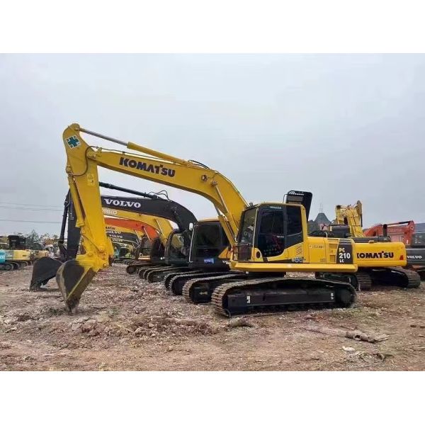Komatsu PC210 Digger Machine 21 Ton Excavator 90% New Good Condition