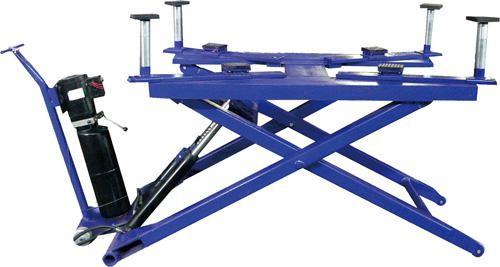 Hydraulic Portable Scissor Car Lifts 2700kg Small Mobile Scissor Auto Lift