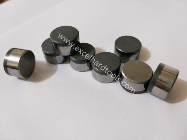 polycrystalline diamond compact for oil drilling bits