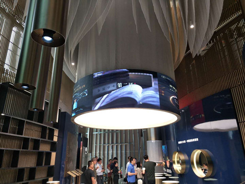 p2 p3 p4 p4 p6 p5 p8 INDOOR OUTDOOR FIXED INSTALLATION DOOH LED PANEL