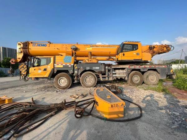 XG 90T 2019 Grue de camionnage 90% en bon état Grue mobile de 100 tonnes Grue hydraulique