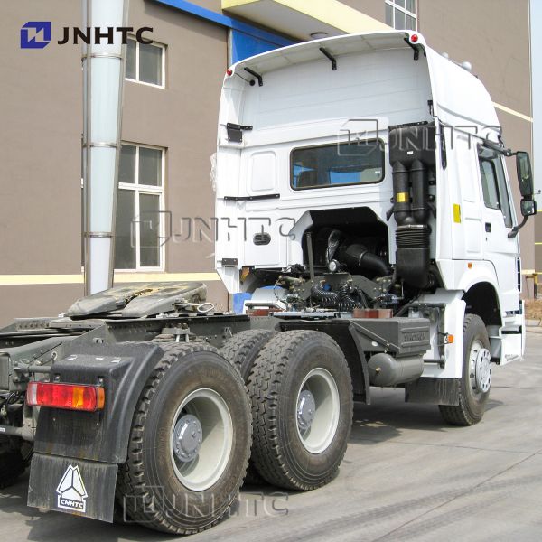 Тележки прицепа для трактора сварочного трактора 6x4 RHD Sinotruk HOWO в Танзании