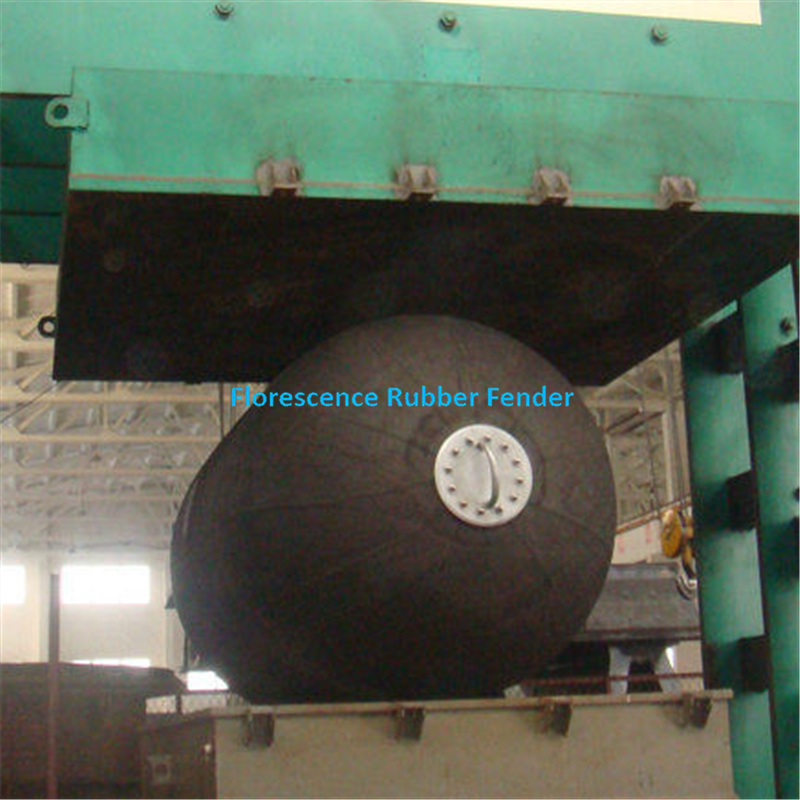 3.3*6.5m Yokohama Marine Fenders Pneumatic Rubber Fender For Dock Berthing